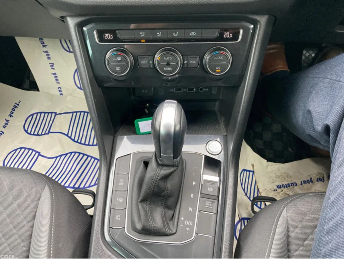 Volkswagen Tiguan Hatchback, Petrol, 2018, Black