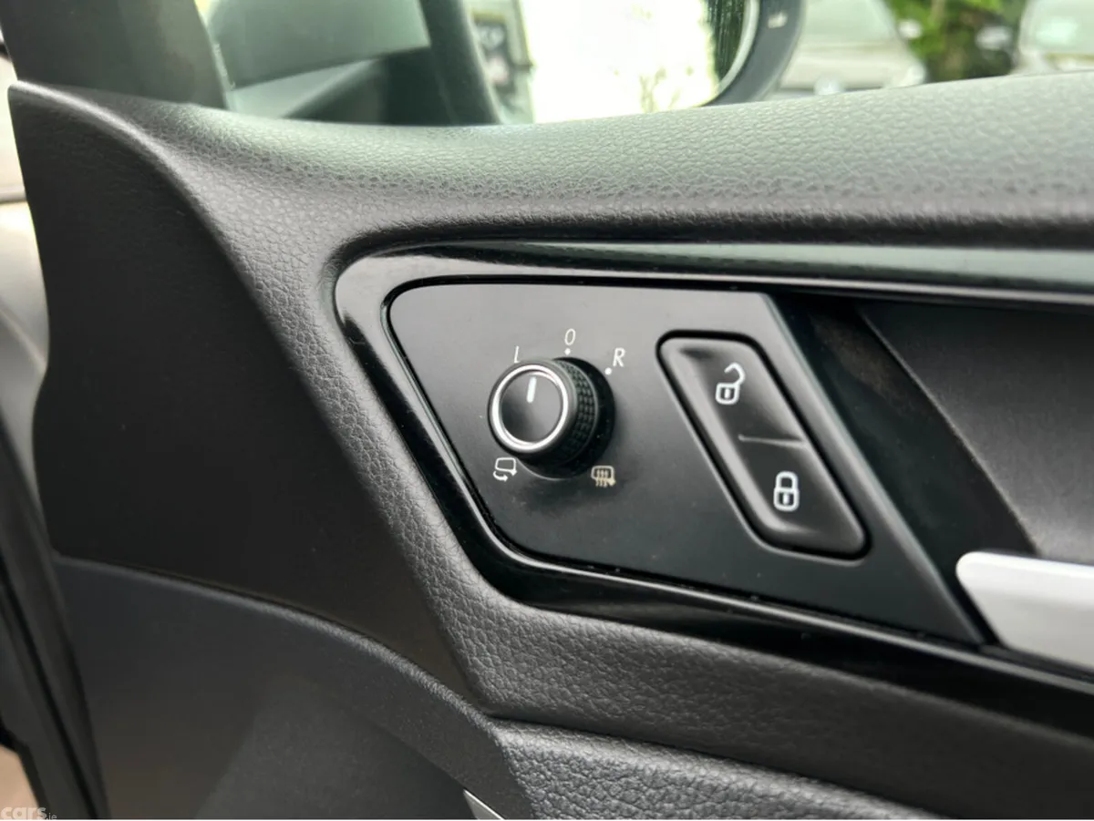 Volkswagen Golf Hatchback, Petrol, 2015, Silver