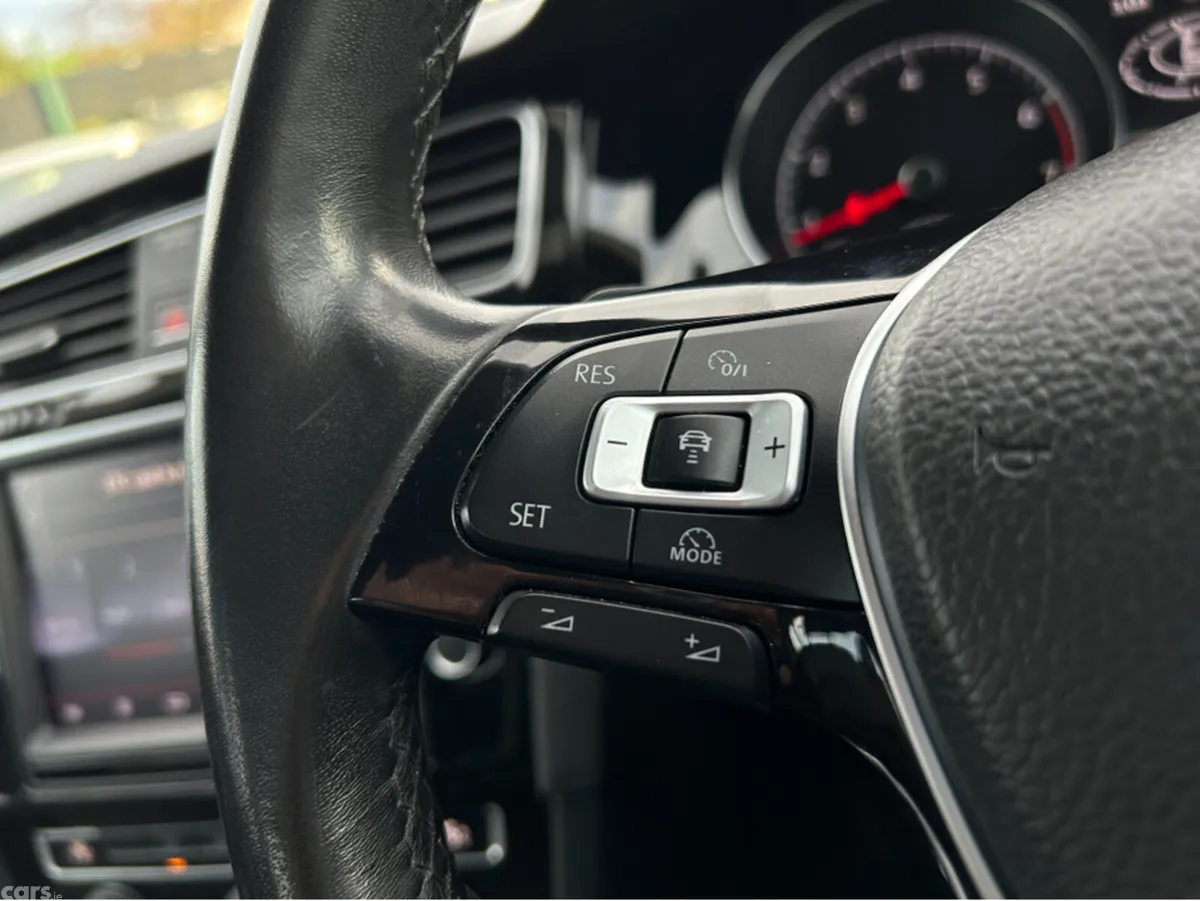 Volkswagen Golf Hatchback, Petrol, 2015, Silver