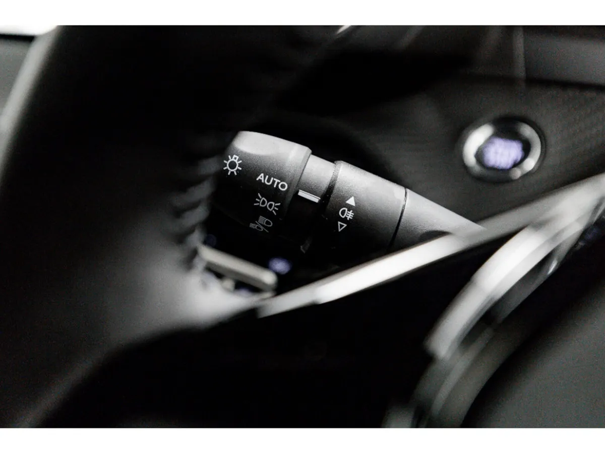 Peugeot 2008 SUV, Electric, 2026, Blue