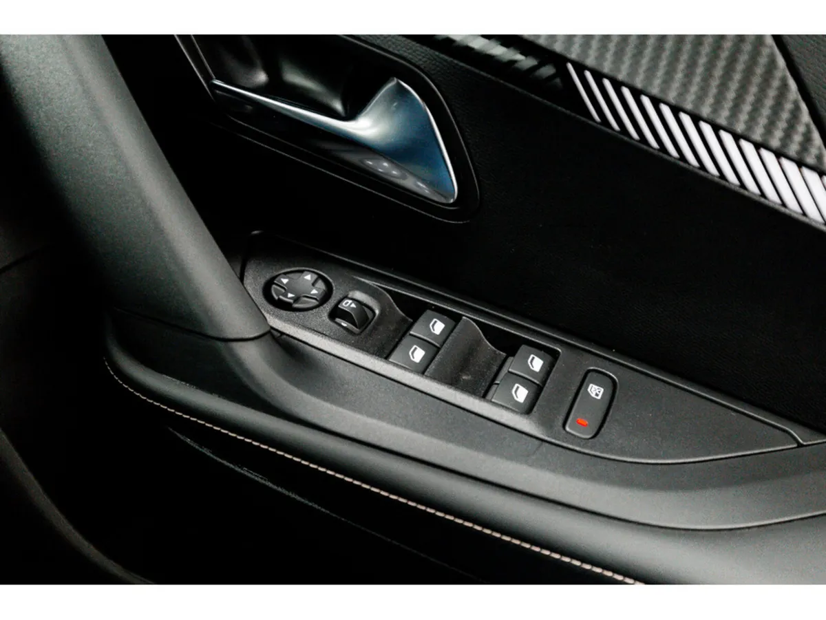 Peugeot 2008 SUV, Electric, 2026, Blue