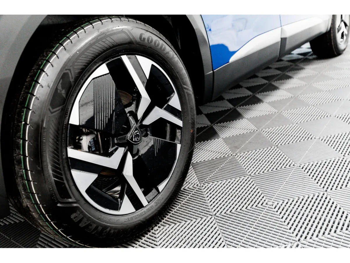 Peugeot 2008 SUV, Electric, 2026, Blue