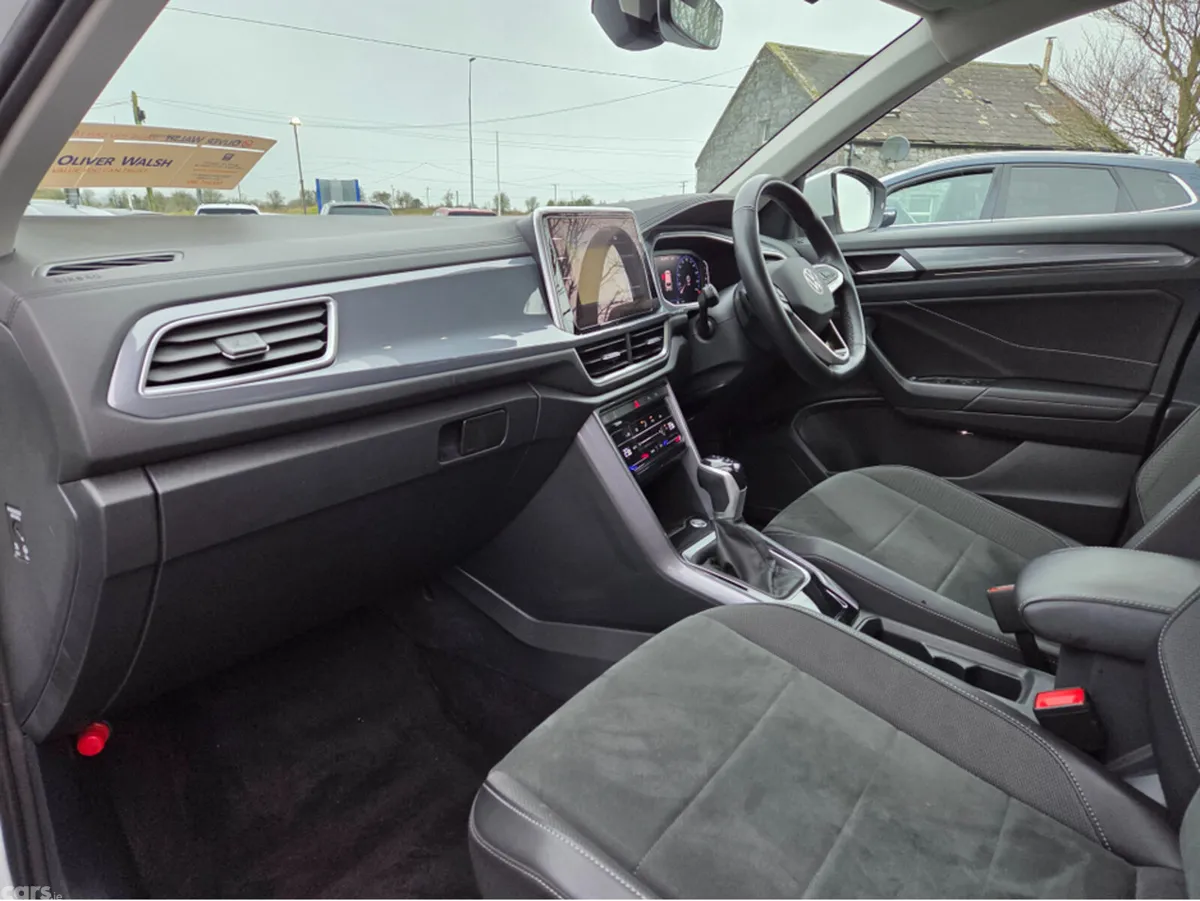 Volkswagen T-Roc SUV, Diesel, 2023, White