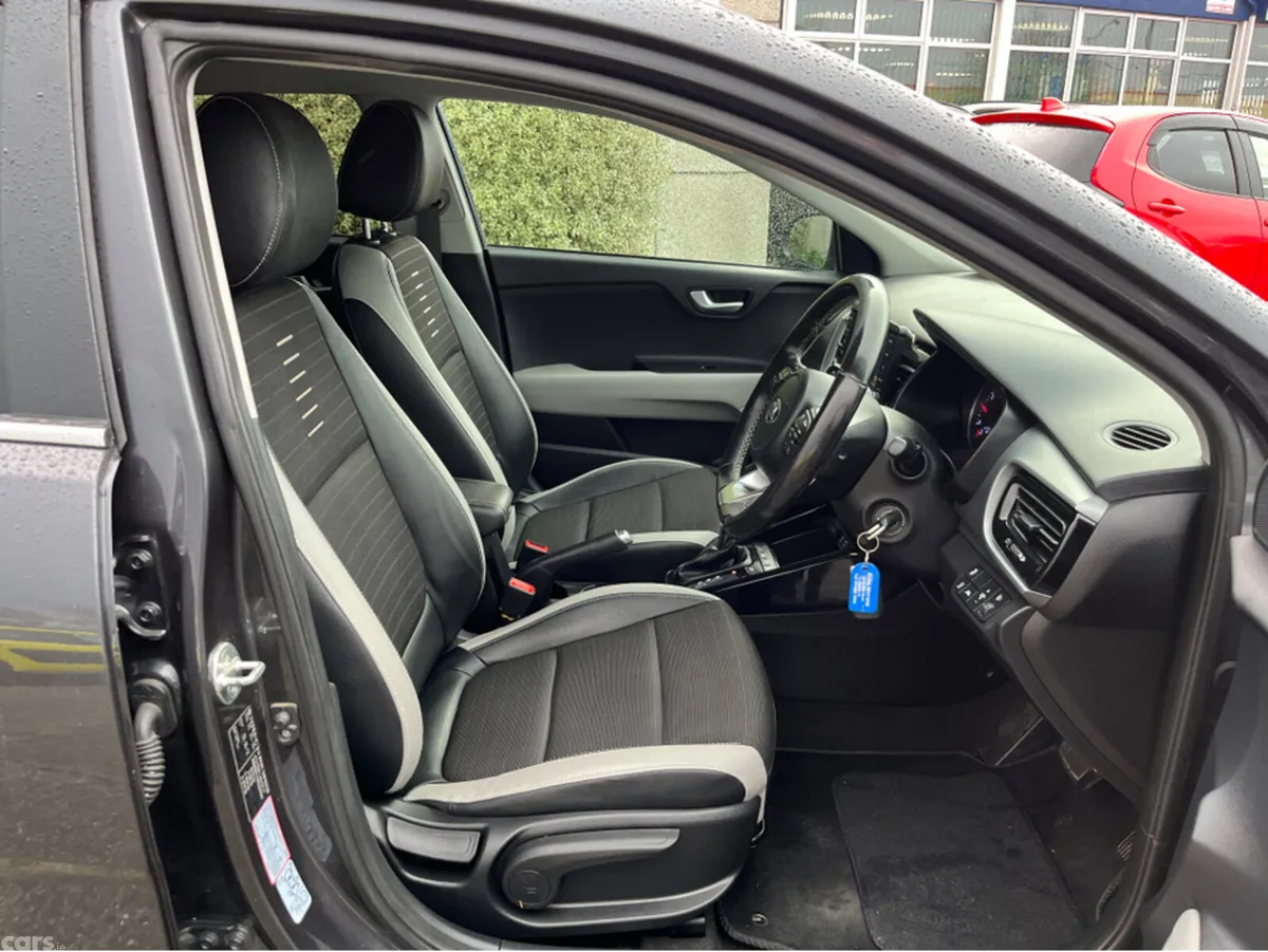Kia Stonic Estate, Petrol, 2019, Grey