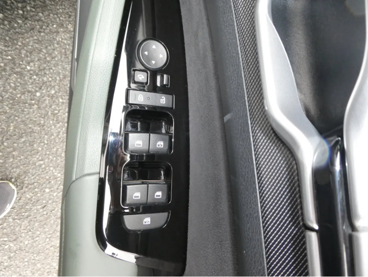 Kia Sportage MPV, Petrol Plug-in Hybrid, 2024, Grey