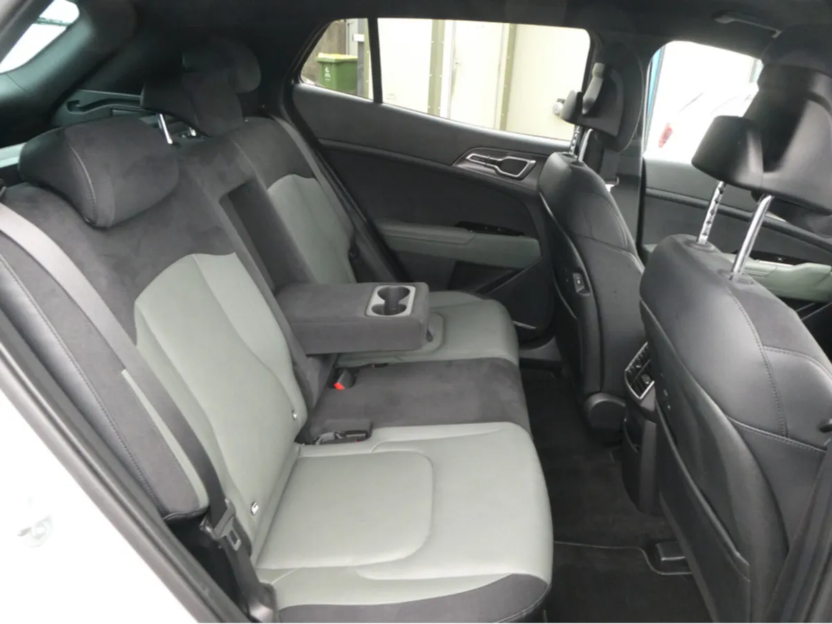 Kia Sportage MPV, Petrol Plug-in Hybrid, 2024, Grey