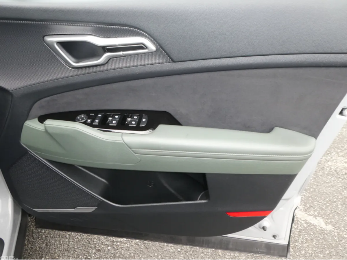 Kia Sportage MPV, Petrol Plug-in Hybrid, 2024, Grey