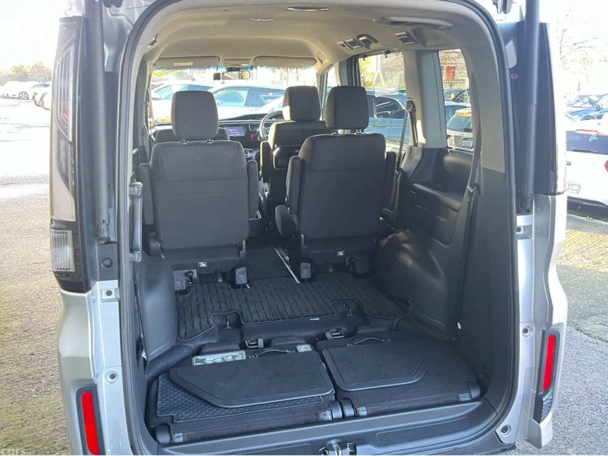 Honda Stepwagon MPV, Petrol Hybrid, 2018, Silver