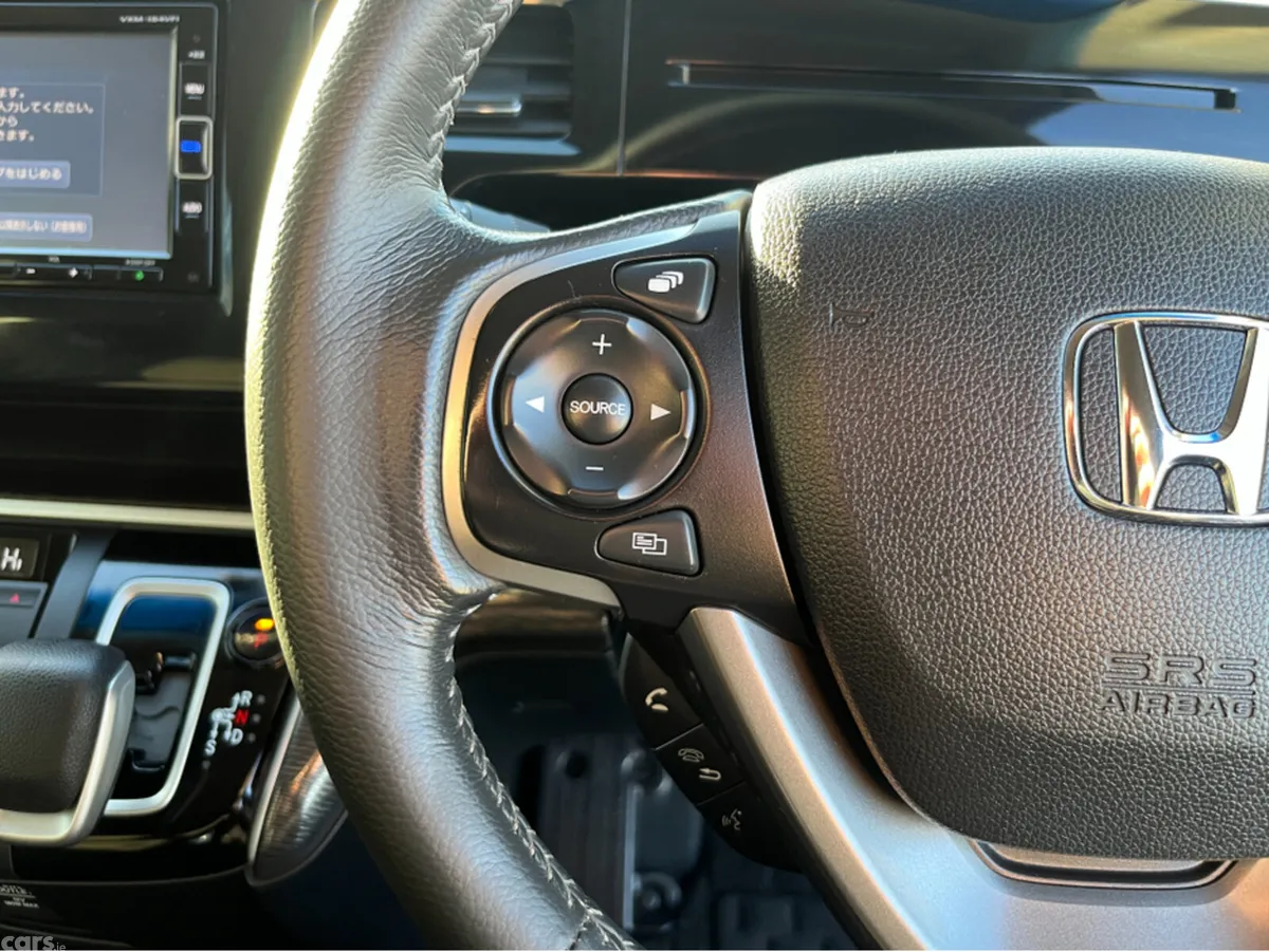 Honda Stepwagon MPV, Petrol Hybrid, 2018, Silver