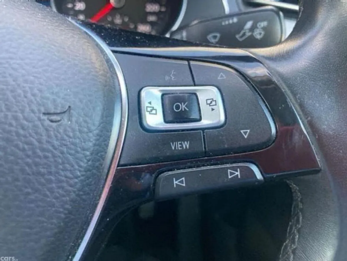 Volkswagen Passat Saloon, Diesel, 2019, Grey