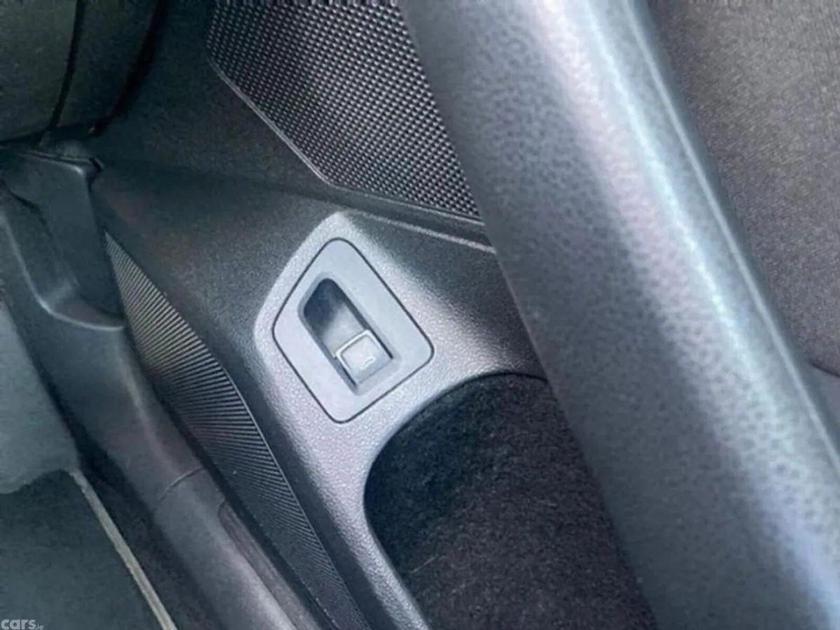 Volkswagen Passat Saloon, Diesel, 2019, Grey