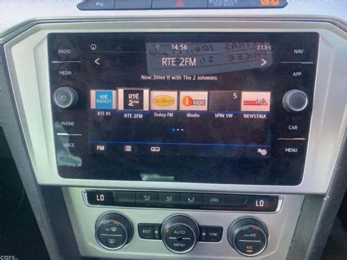 Volkswagen Passat Saloon, Diesel, 2019, Grey