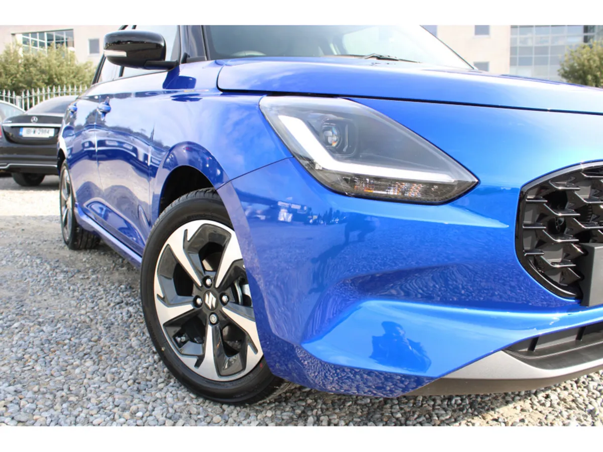 Suzuki Swift Hatchback, Petrol Hybrid, 2027, Blue