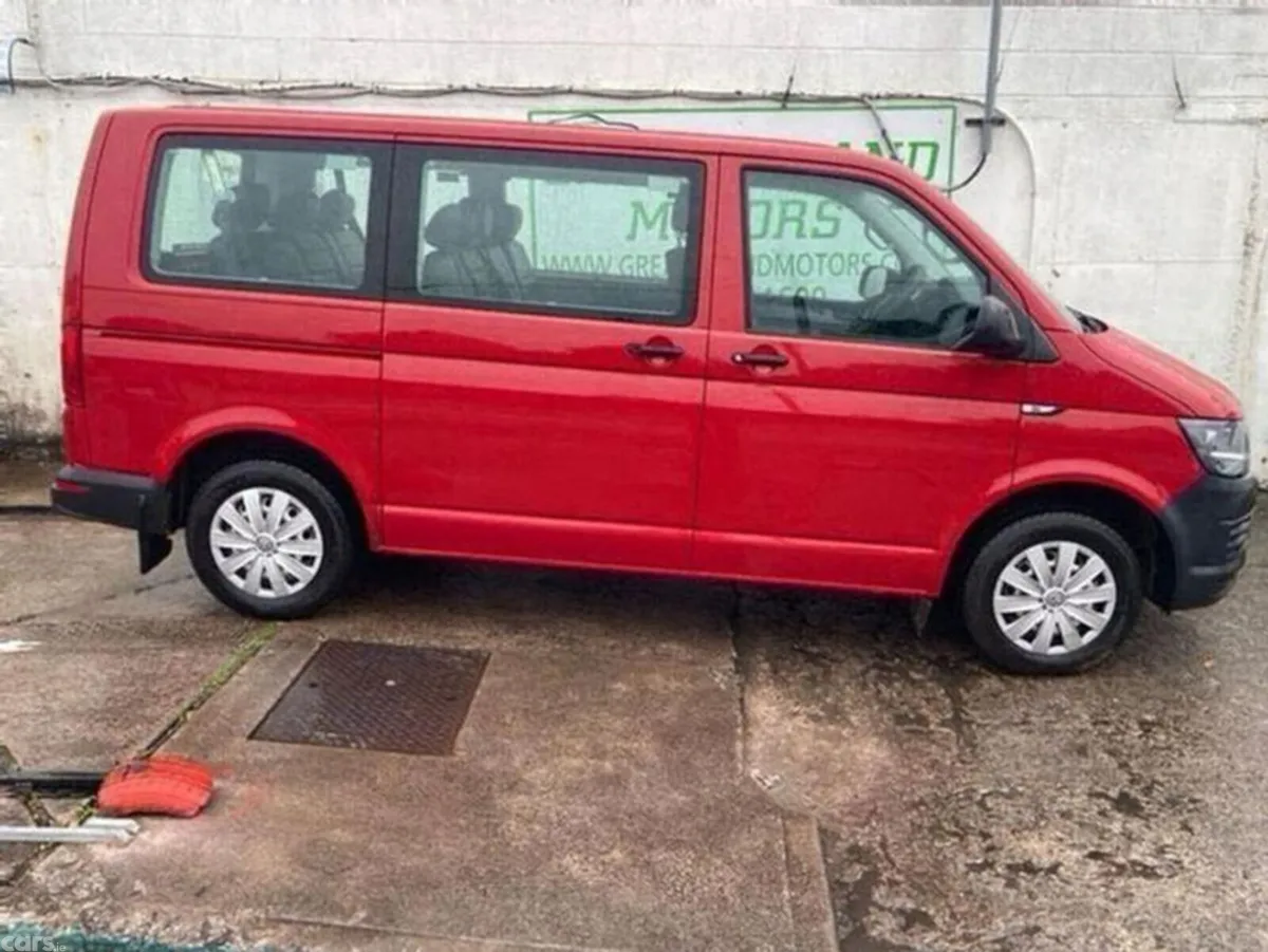 Volkswagen Caravelle MPV, Diesel, 2019, Red