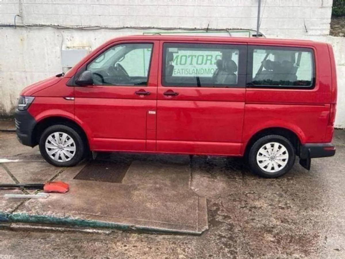 Volkswagen Caravelle MPV, Diesel, 2019, Red
