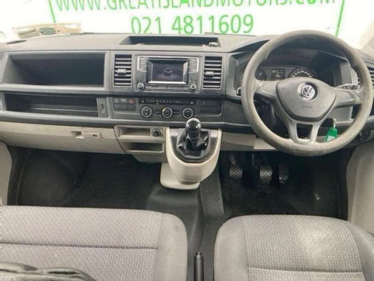 Volkswagen Caravelle MPV, Diesel, 2019, Red
