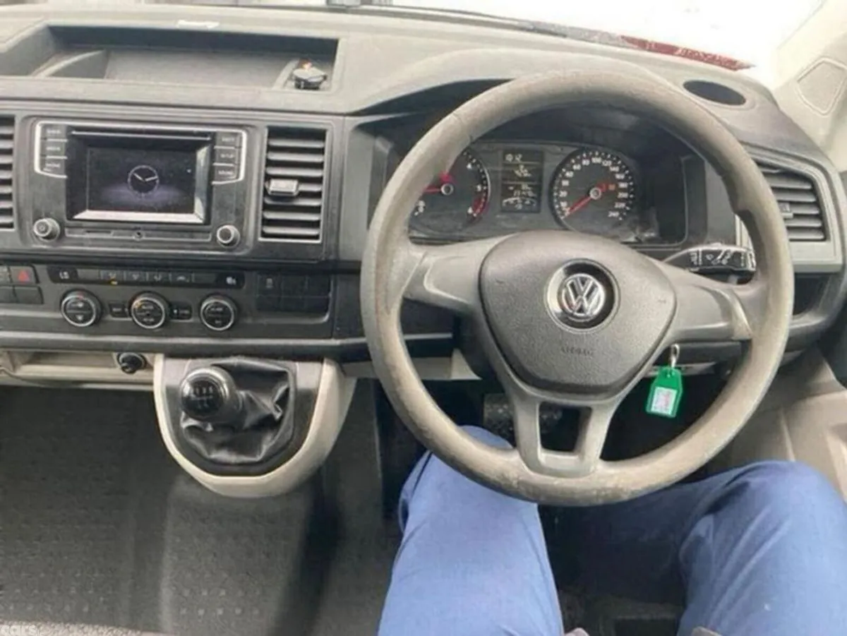 Volkswagen Caravelle MPV, Diesel, 2019, Red