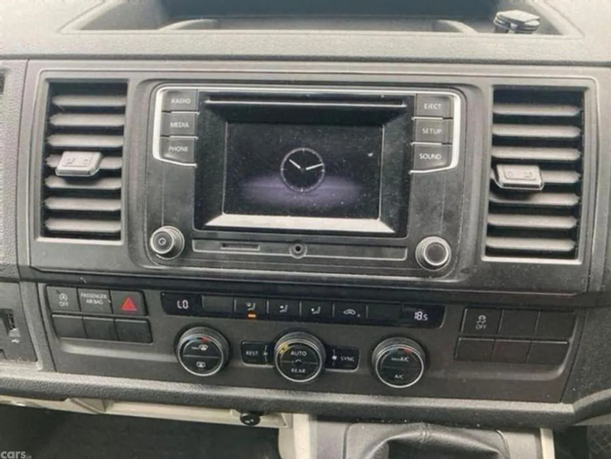 Volkswagen Caravelle MPV, Diesel, 2019, Red