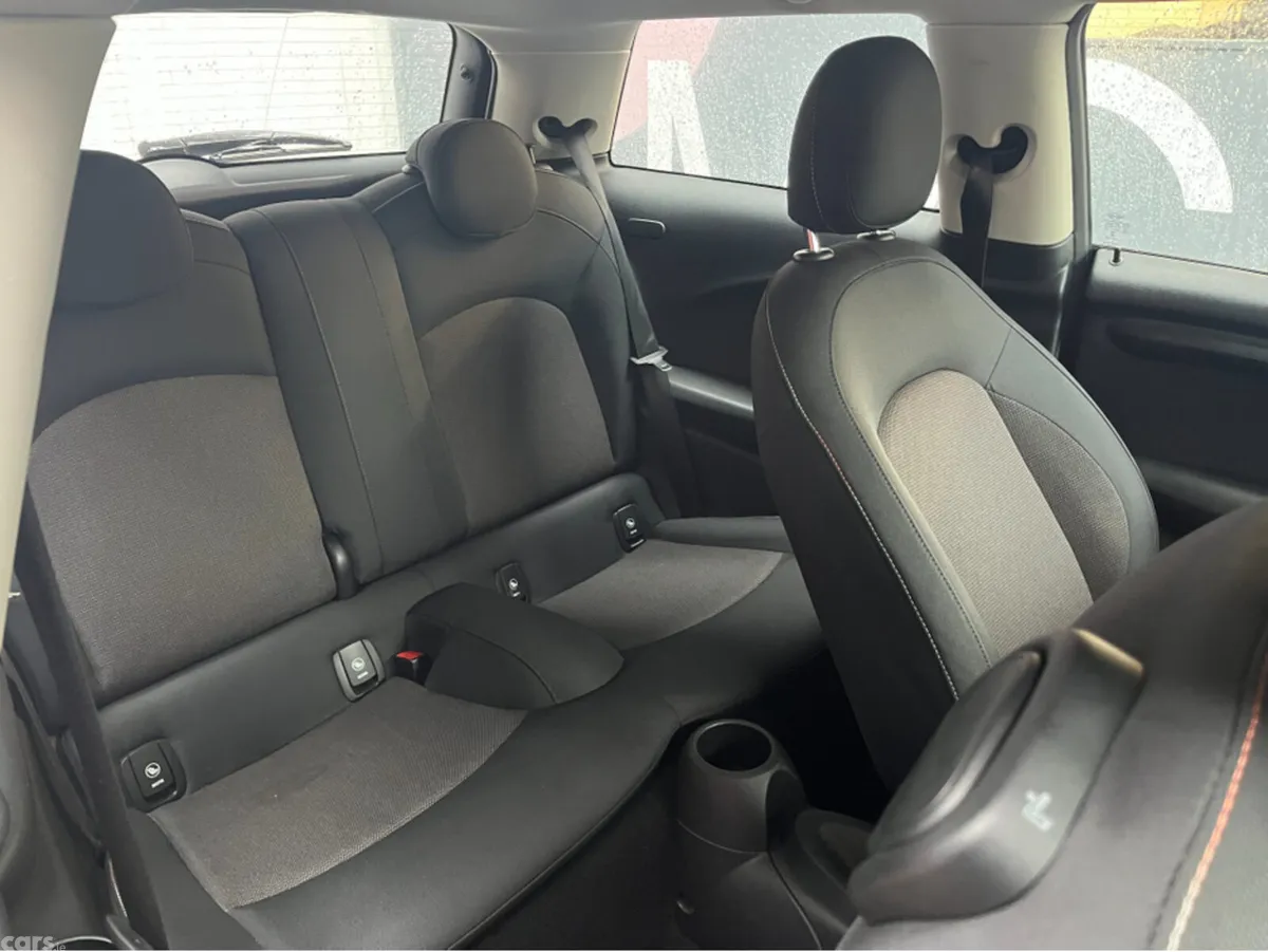 Mini Cooper Hatchback, Diesel, 2017, Red