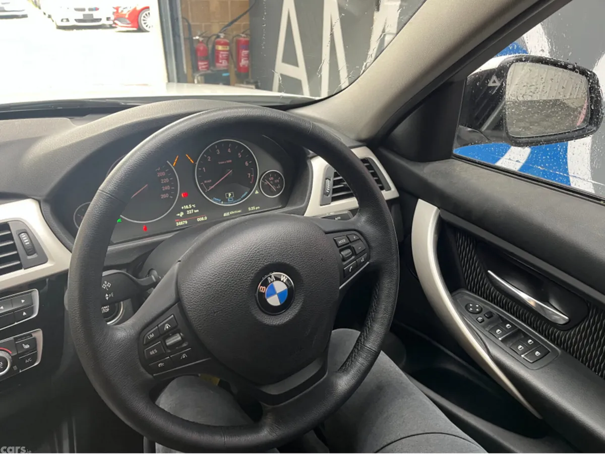BMW 3-Series Saloon, Petrol Plug-in Hybrid, 2018, White