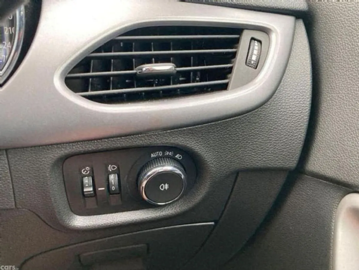Opel Astra Hatchback, Petrol, 2019, Black