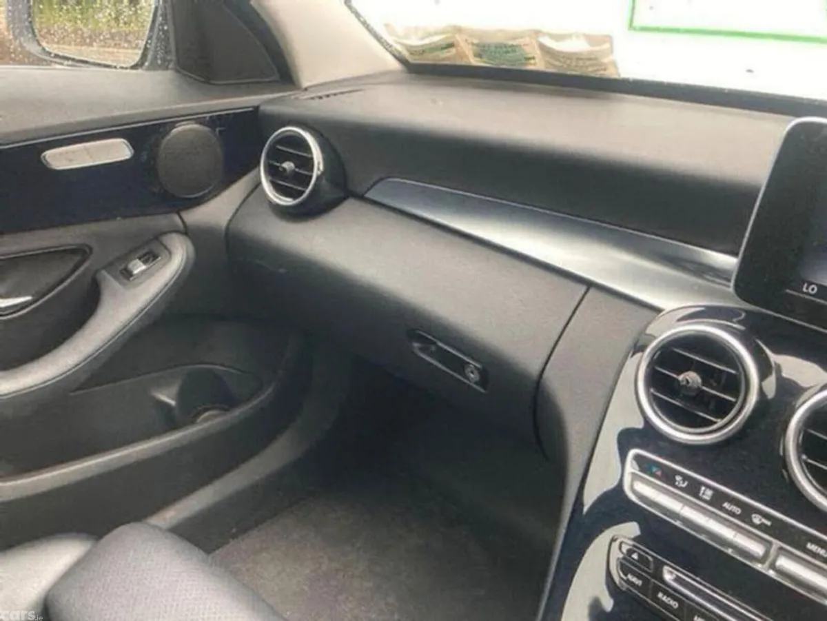 Mercedes-Benz C-Class Saloon, Petrol, 2016, Silver