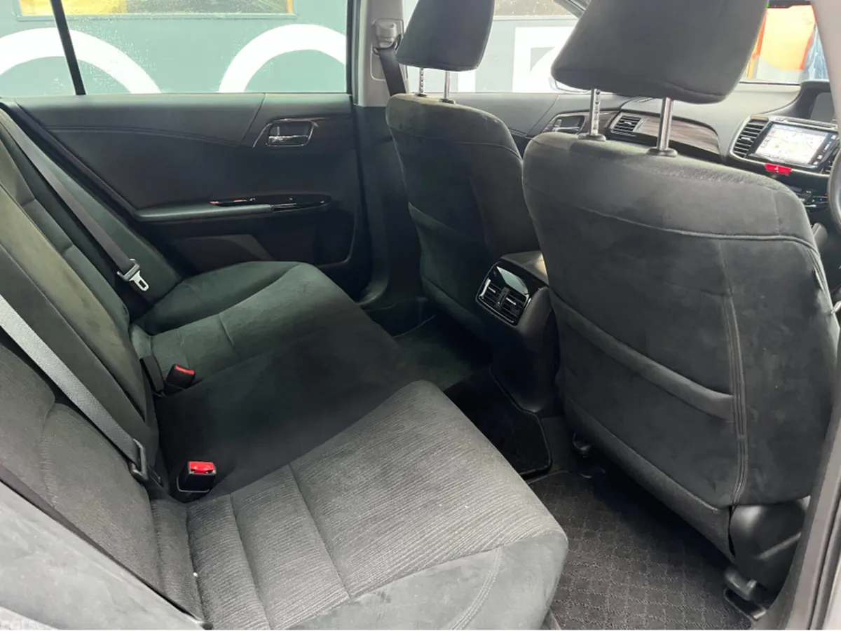 Honda Accord Saloon, Petrol Hybrid, 2018, Silver