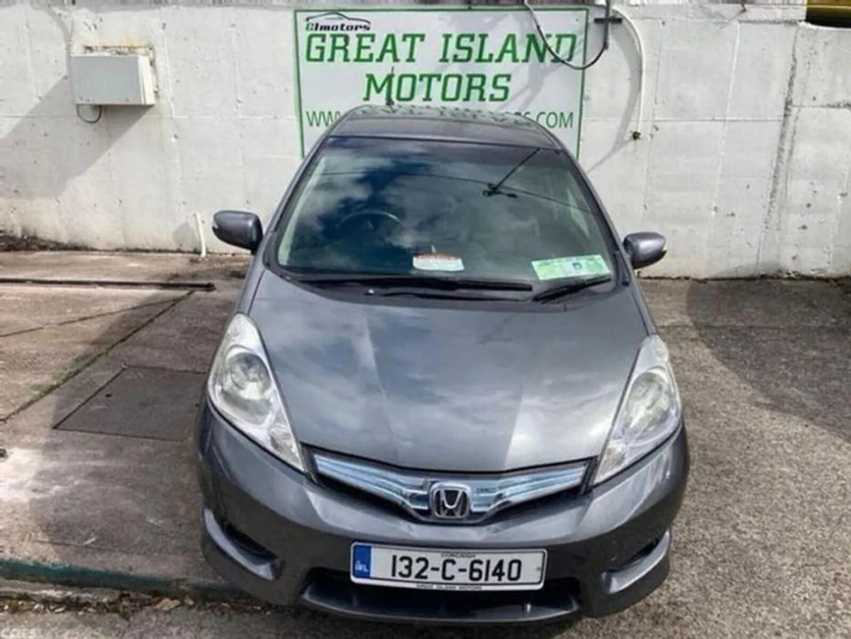 Honda Shuttle Hatchback, Petrol Hybrid, 2013, Grey