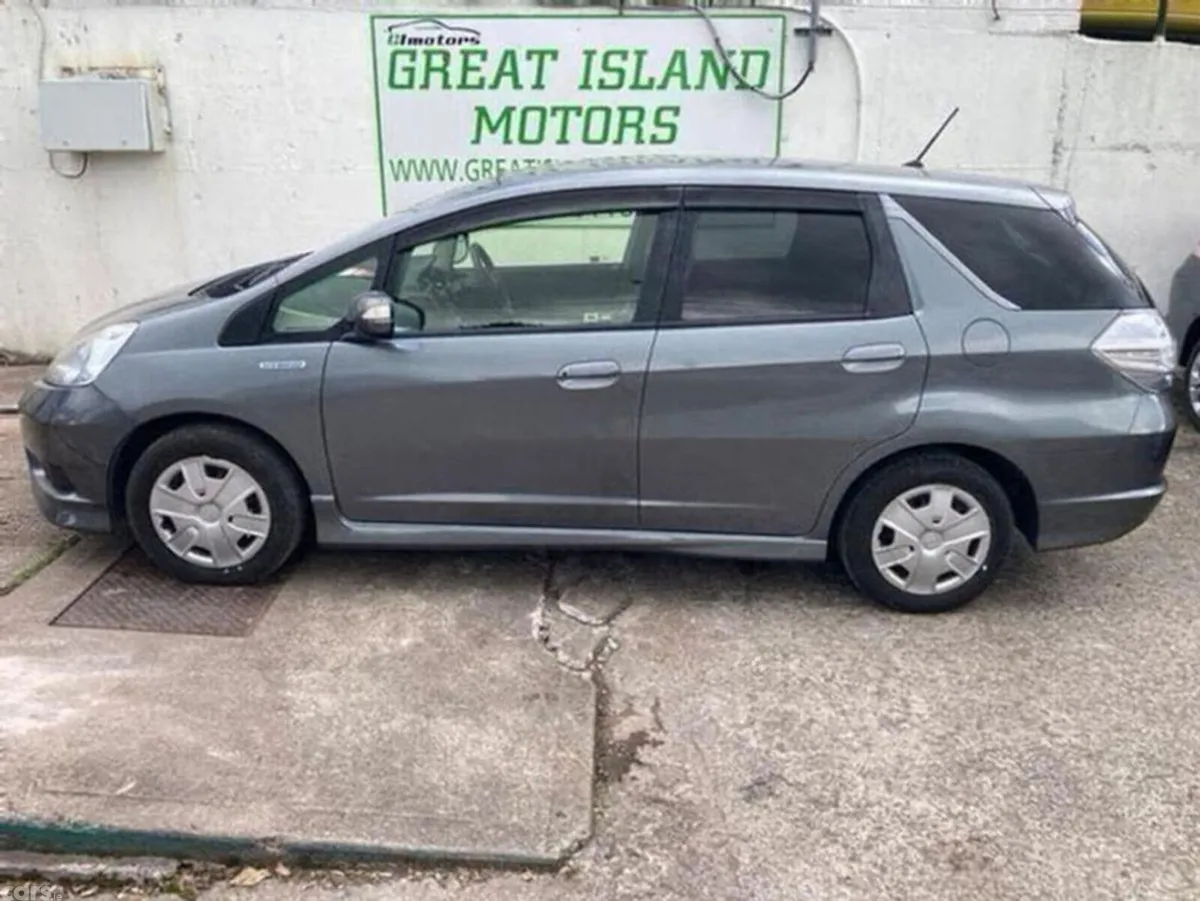 Honda Shuttle Hatchback, Petrol Hybrid, 2013, Grey