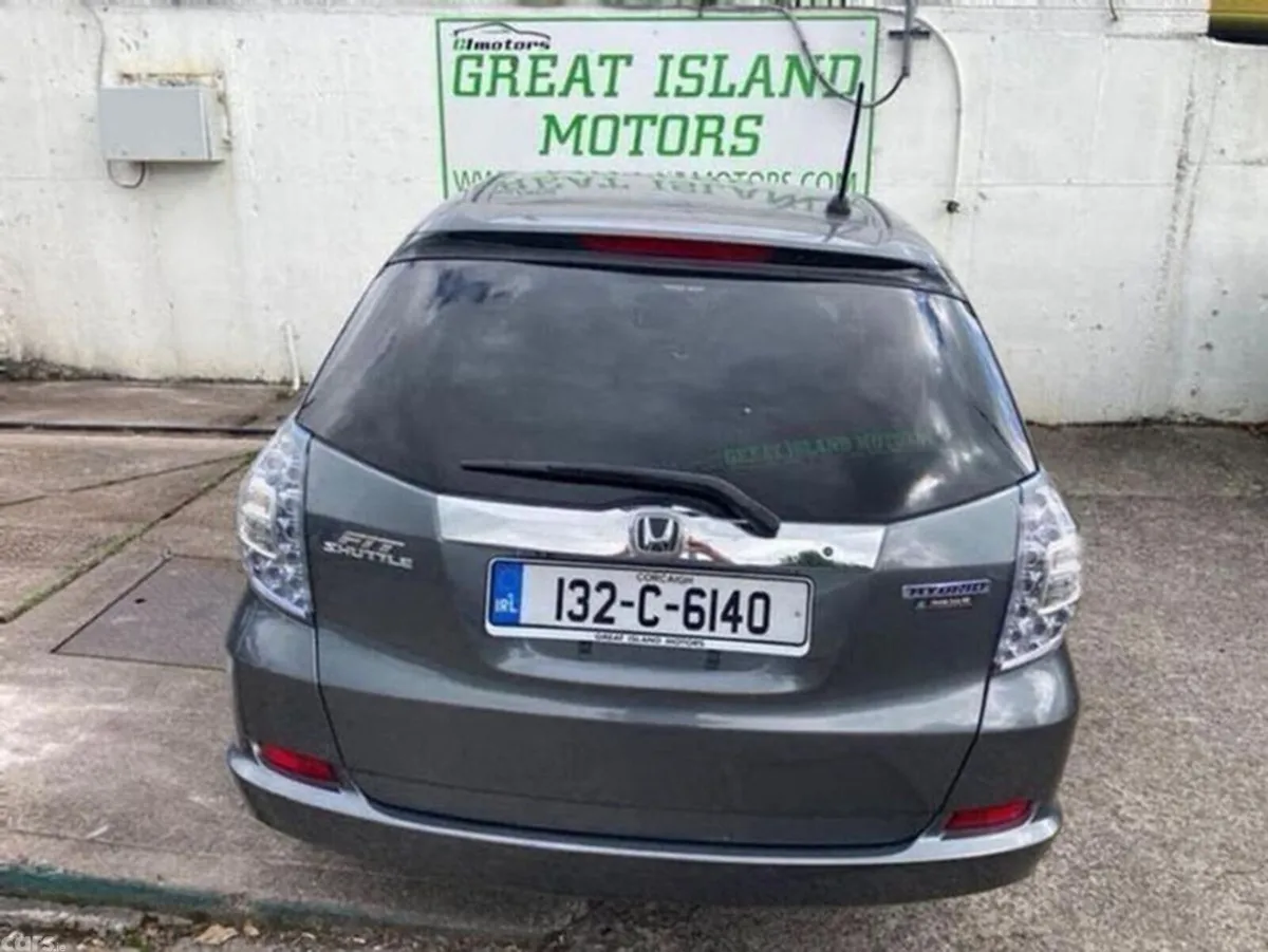 Honda Shuttle Hatchback, Petrol Hybrid, 2013, Grey