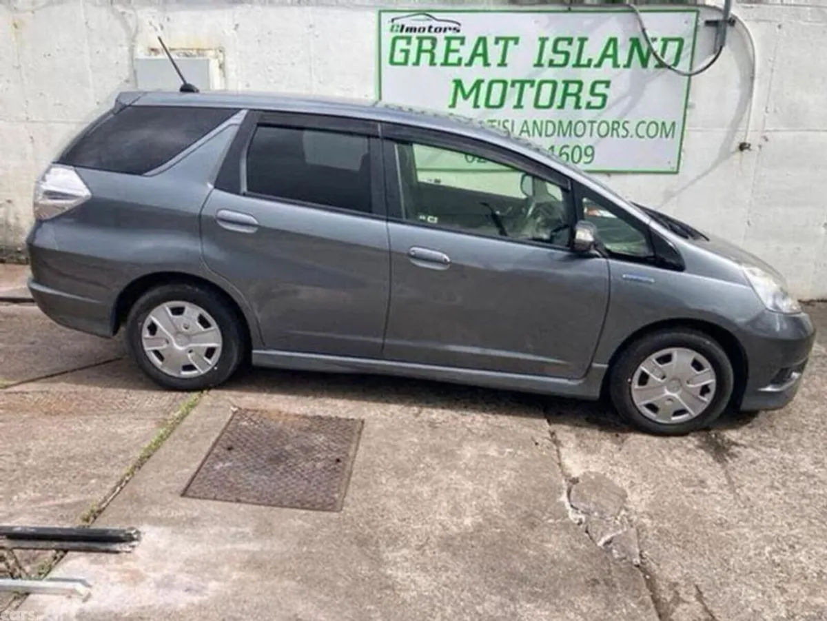 Honda Shuttle Hatchback, Petrol Hybrid, 2013, Grey
