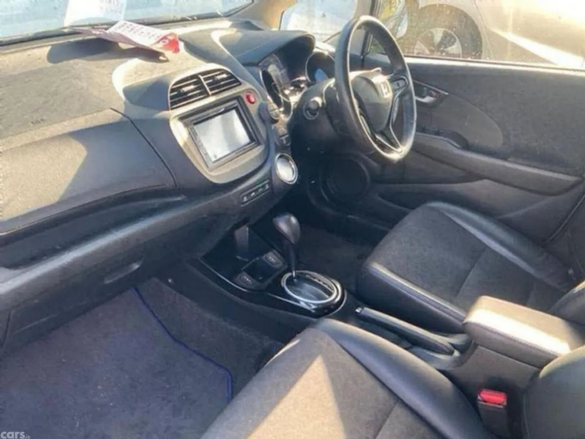 Honda Shuttle Hatchback, Petrol Hybrid, 2014, Silver