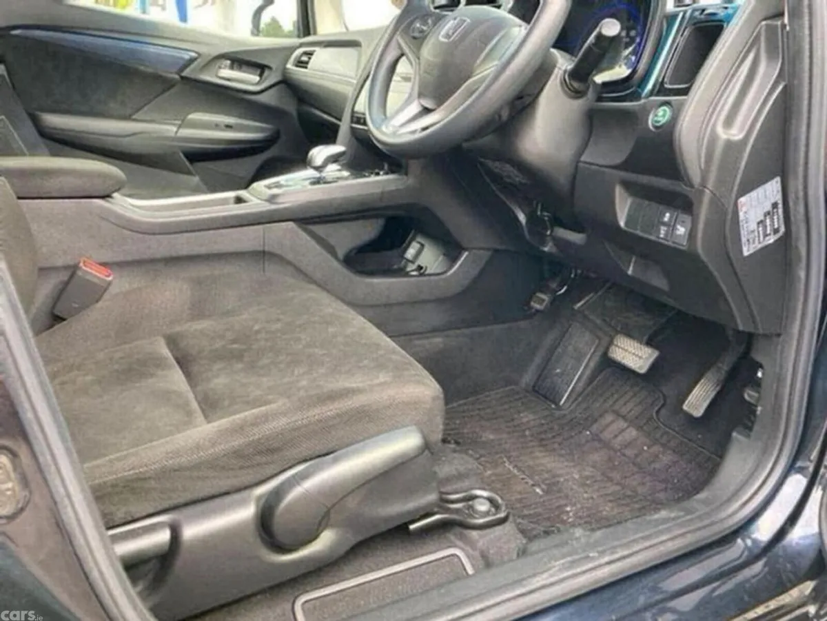 Honda Shuttle Estate, Petrol Hybrid, 2016, Black