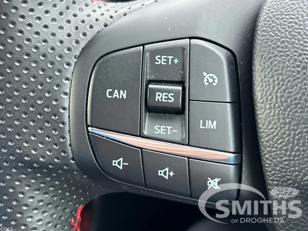 Ford Puma MPV, Petrol Hybrid, 2023, Red