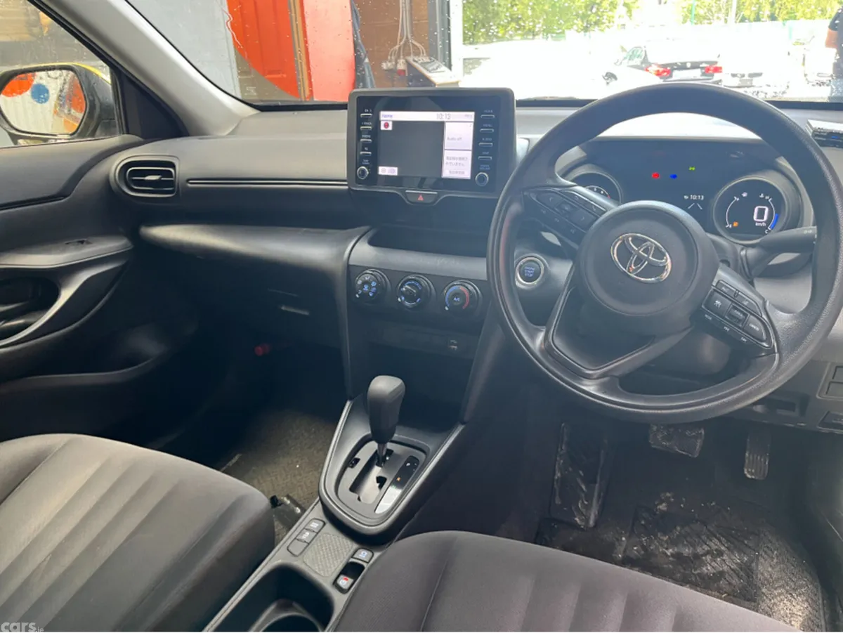 Toyota Yaris Cross SUV, Petrol, 2021, Gold