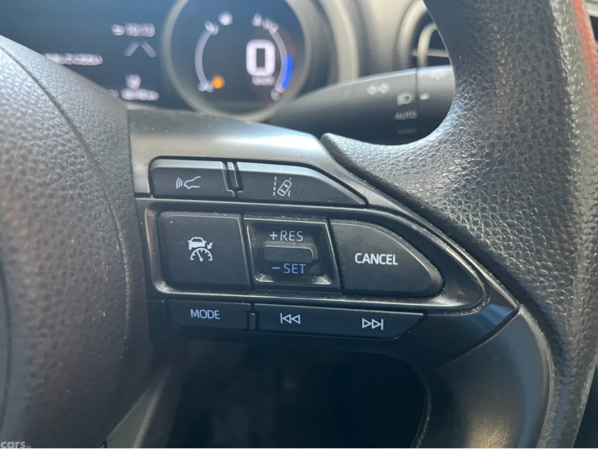 Toyota Yaris Cross SUV, Petrol, 2021, Gold