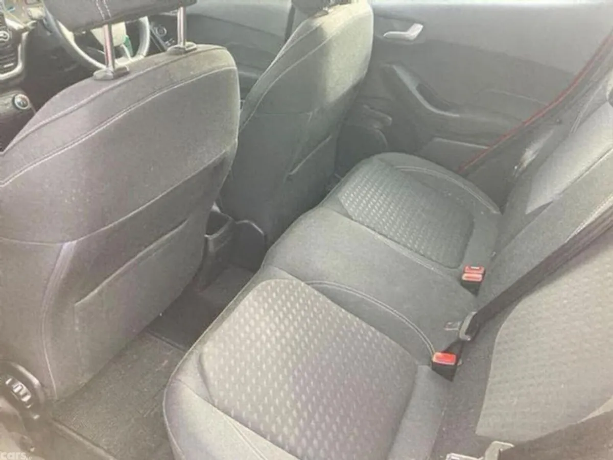 Ford Fiesta Hatchback, Petrol, 2020, Red