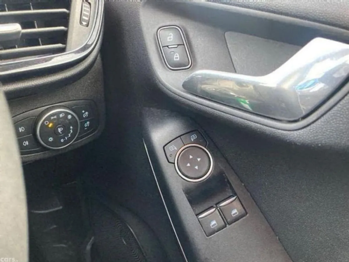 Ford Fiesta Hatchback, Petrol, 2020, Red
