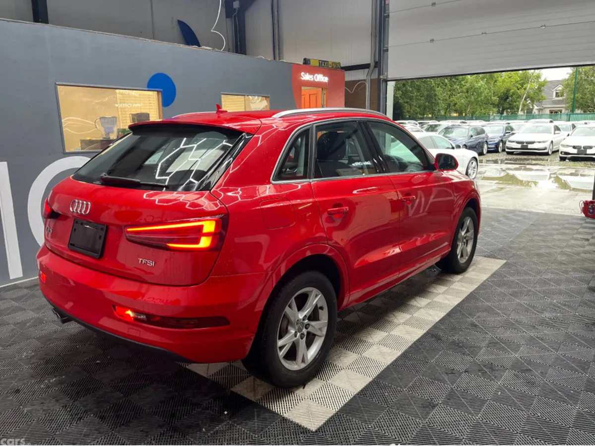 Audi Q3 SUV, Petrol, 2017, Red