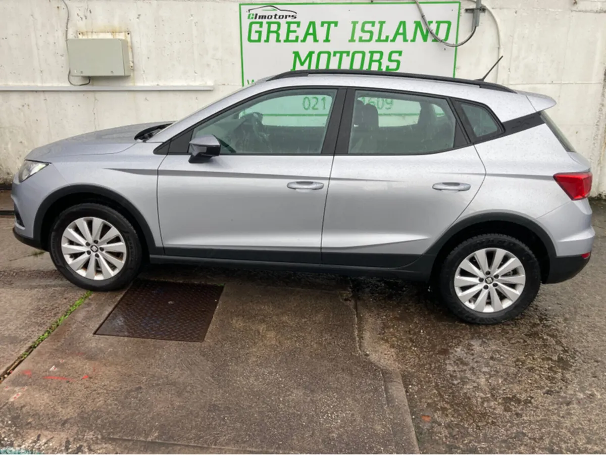 SEAT Arona Hatchback, Petrol, 2021, Grey