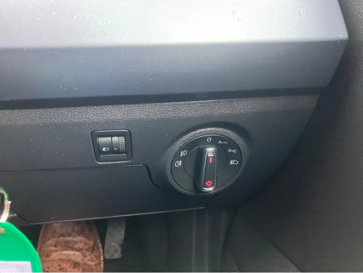 SEAT Arona Hatchback, Petrol, 2021, Grey