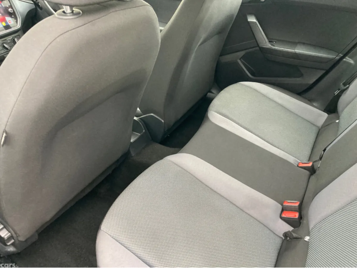 SEAT Arona Hatchback, Petrol, 2021, Grey