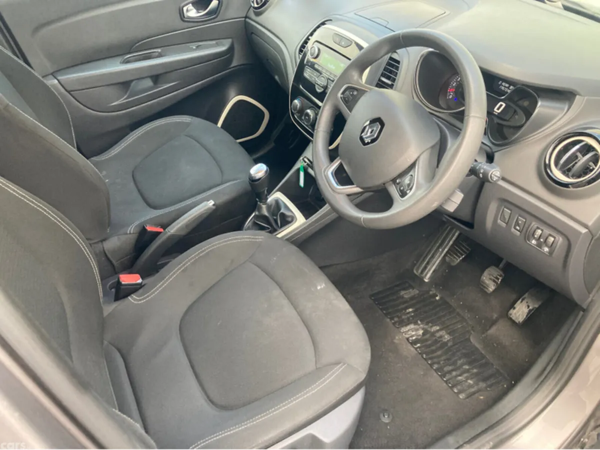 Renault Captur Hatchback, Petrol, 2019, Grey