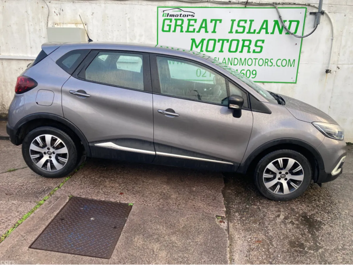 Renault Captur Hatchback, Petrol, 2019, Grey