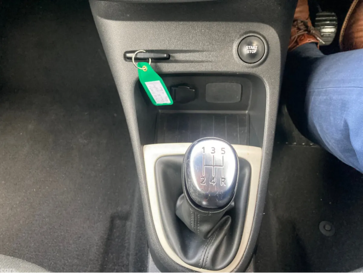 Renault Captur Hatchback, Petrol, 2019, Grey