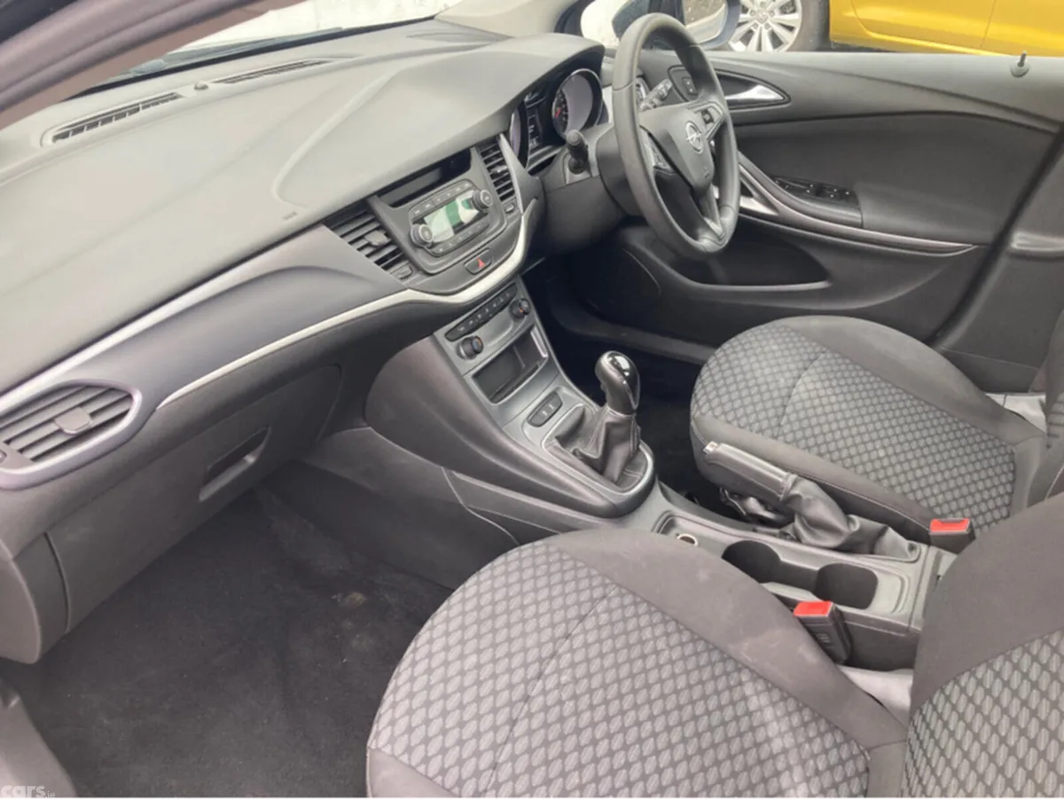 Opel Astra Hatchback, Petrol, 2019, Black