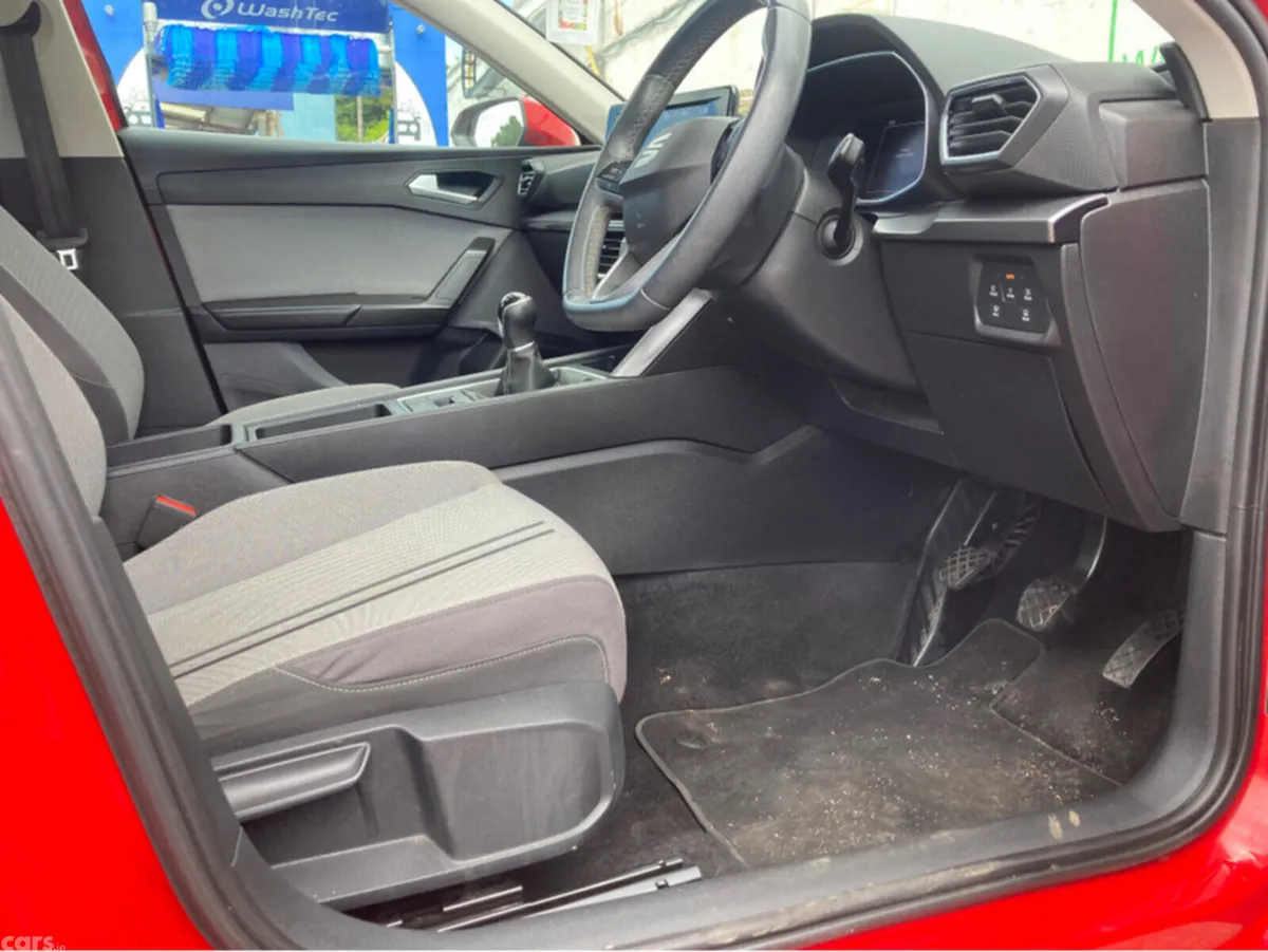 SEAT Leon Hatchback, Diesel, 2020, Red