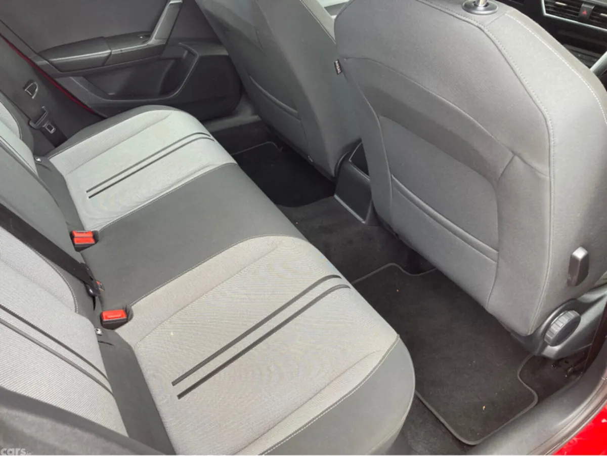 SEAT Leon Hatchback, Diesel, 2020, Red