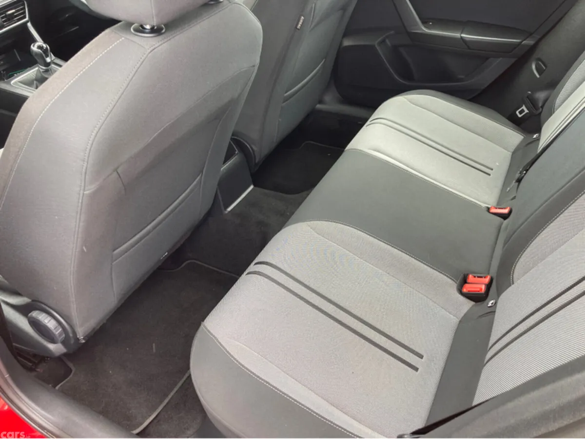 SEAT Leon Hatchback, Diesel, 2020, Red