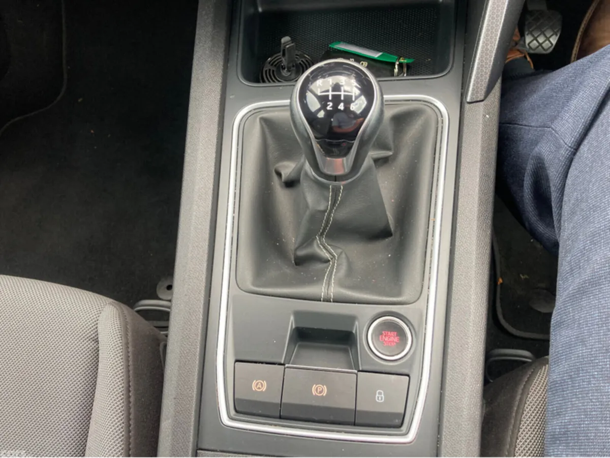 SEAT Leon Hatchback, Diesel, 2020, Red